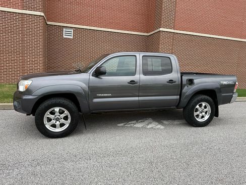 Used 2013 Toyota Tacoma 4x4 Double Cab w/ TRD Off-Road Pkg image 6