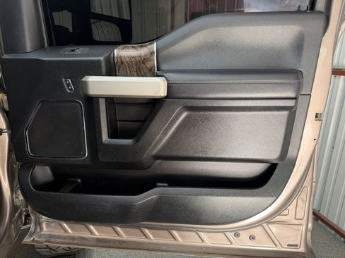 Used 2019 Ford F250 Lariat w/ Lariat Value Package image 14