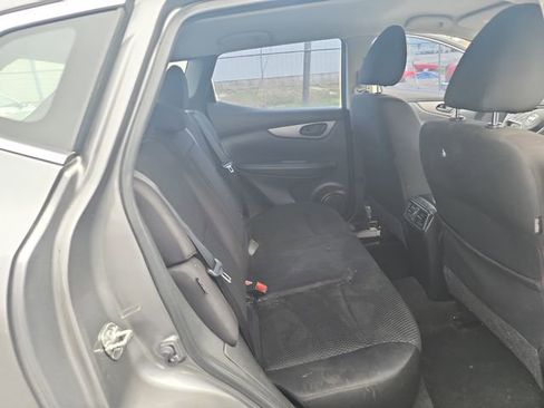 Used 2021 Nissan Rogue Sport S image 10