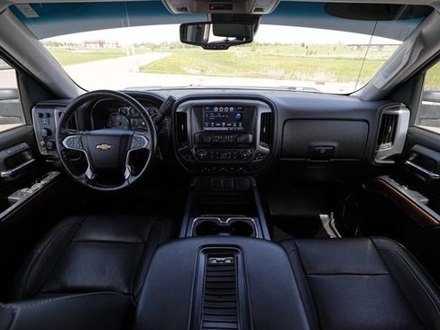 Used 2018 Chevrolet Silverado 1500 LTZ w/ LTZ Plus Package AWD/4WD image 28