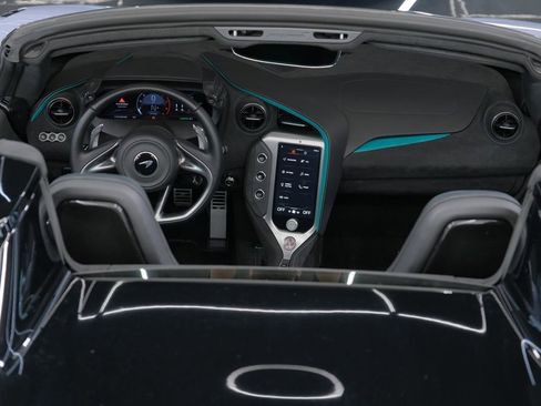 Used 2024 McLaren 750S Spider RWD image 38