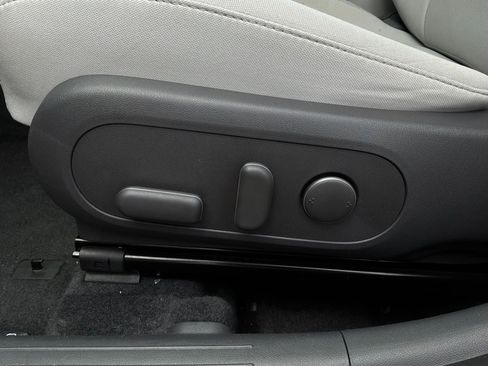 Used 2025 Hyundai Kona SEL FWD image 10
