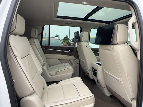 Certified 2023 GMC Yukon XL Denali w/ Denali Reserve Package AWD/4WD image 11