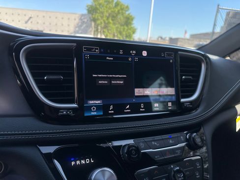 New 2026 Chrysler Pacifica Select w/ S Appearance Package AWD/4WD image 24