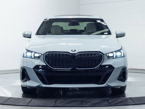 Used 2026 BMW 540i xDrive w/ M Sport Package AWD/4WD image 5
