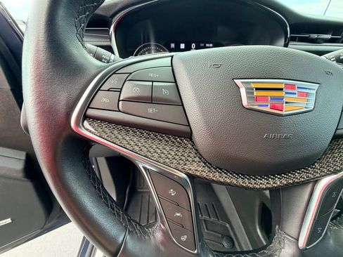 Used 2024 Cadillac XT5 Sportv w/ Technology Package AWD/4WD image 12