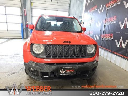 Used 2017 Jeep Renegade Altitude image 2
