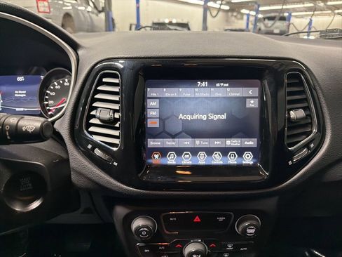 Used 2019 Jeep Compass Limited AWD/4WD image 15