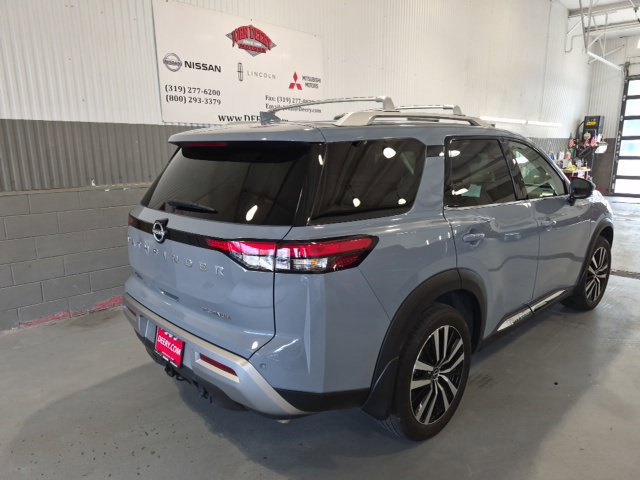 Certified 2025 Nissan Pathfinder Platinum FWD image 3