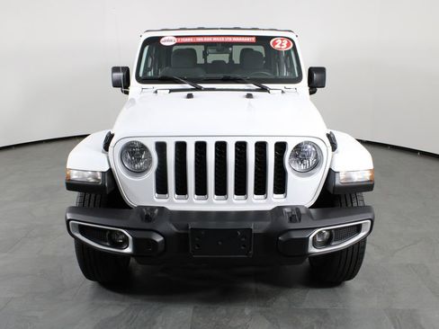 Used 2023 Jeep Gladiator Overland image 12