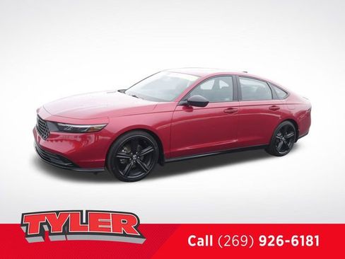 Used 2024 Honda Accord Sport image 3