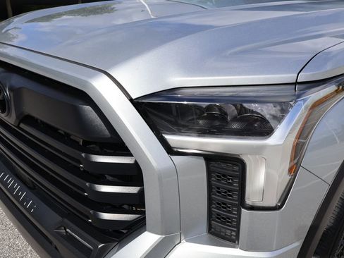 Used 2022 Toyota Tundra SR5 w/ SR5 Convenience Package RWD image 3