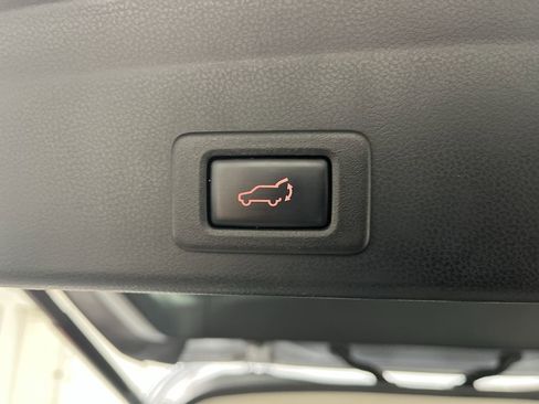 Used 2019 Subaru Ascent Premium image 29