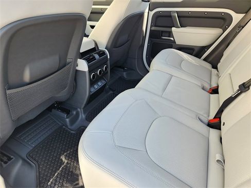 New 2026 Land Rover Defender 110 X-Dynamic SE image 20