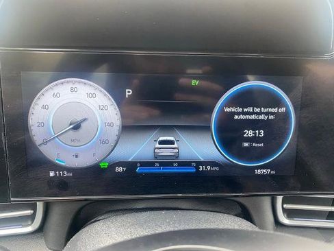 Used 2022 Hyundai Elantra Limited FWD image 19