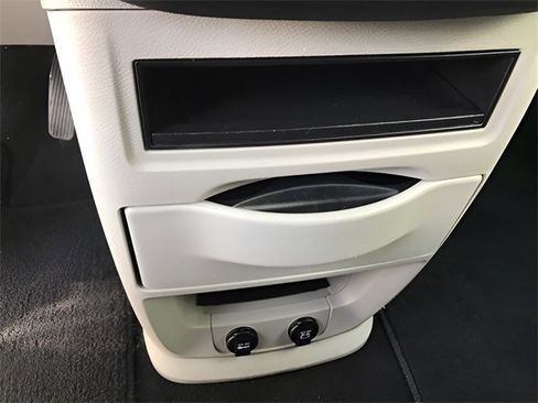 Used 2018 Dodge Grand Caravan SE image 21