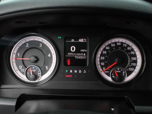 Used 2018 RAM 2500 Tradesman w/ Chrome Appearance Group AWD/4WD image 8