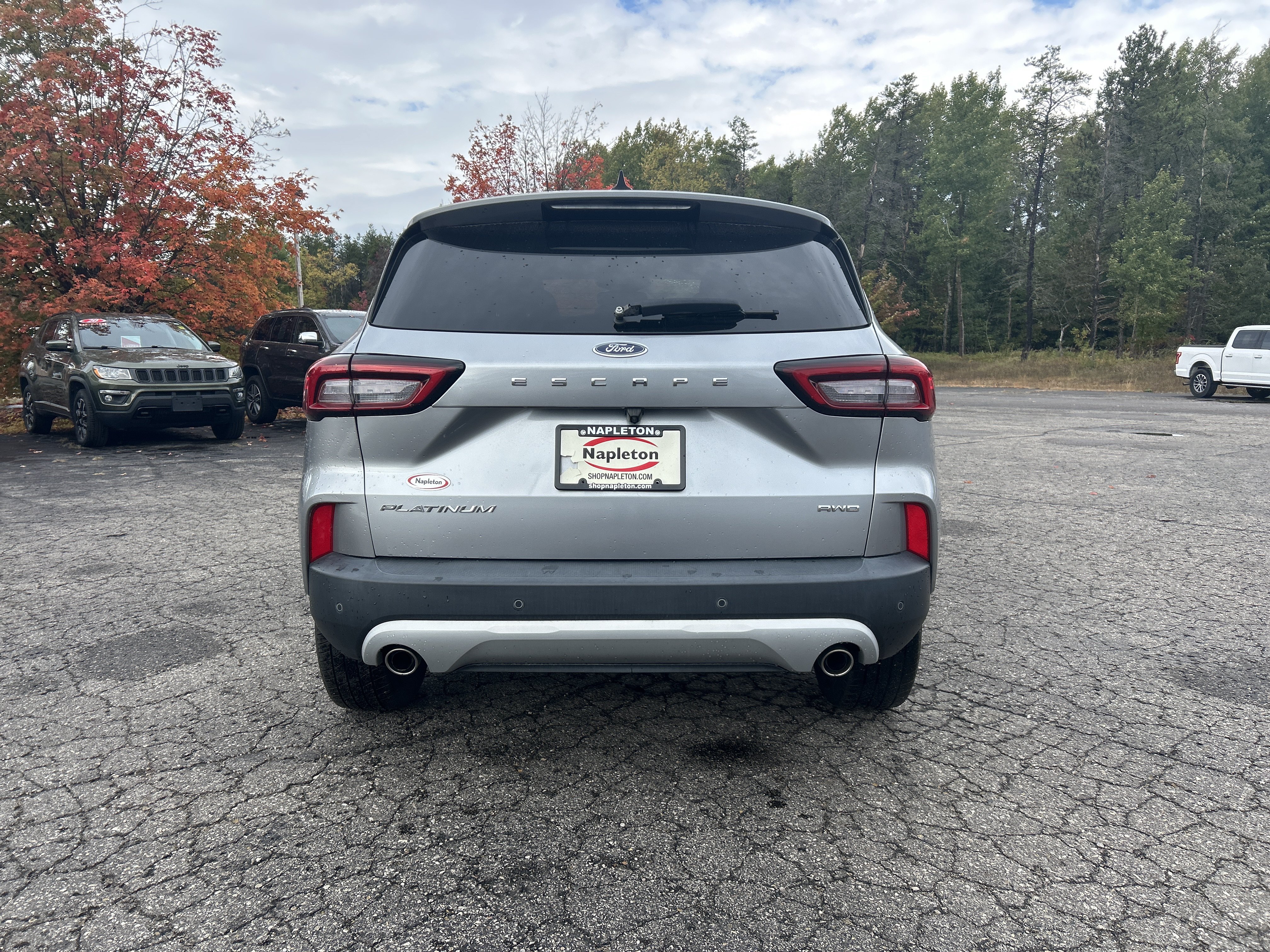Used 2023 Ford Escape Platinum AWD/4WD image 5