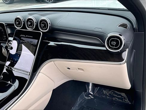 Certified 2025 Mercedes-Benz GLC 300 4MATIC image 19