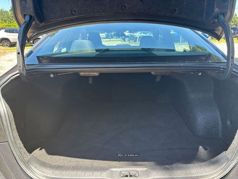 Used 2025 Nissan Altima 2.5 SV FWD image 32