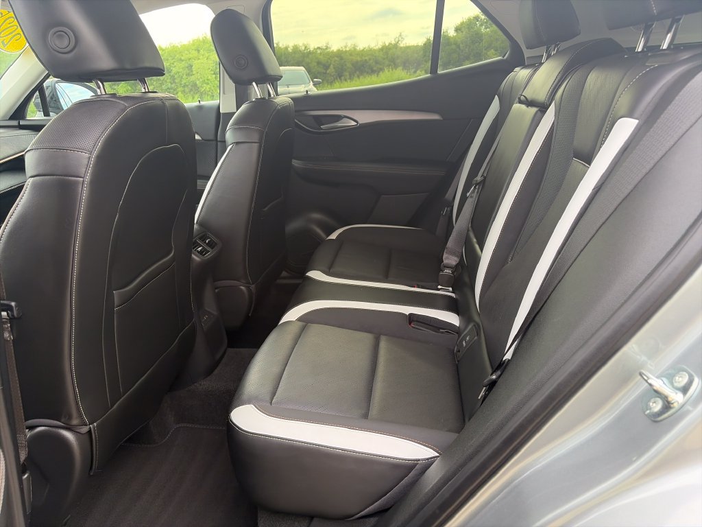 Certified 2025 Buick Envision Sport Touring AWD/4WD image 30