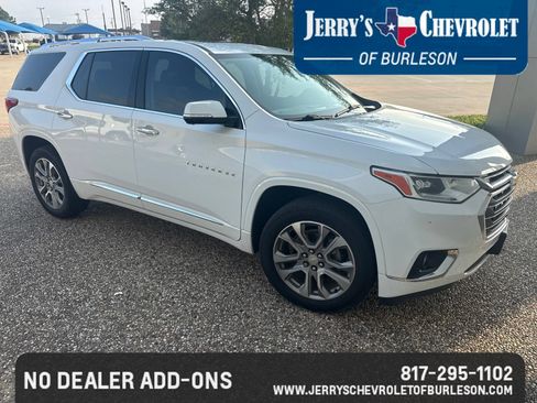 Used 2020 Chevrolet Traverse Premier FWD image 2