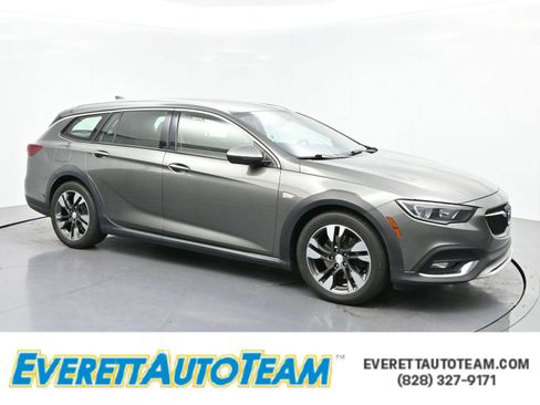 Used 2019 Buick Regal Essence w/ Sights and Sounds Package AWD/4WD image 1