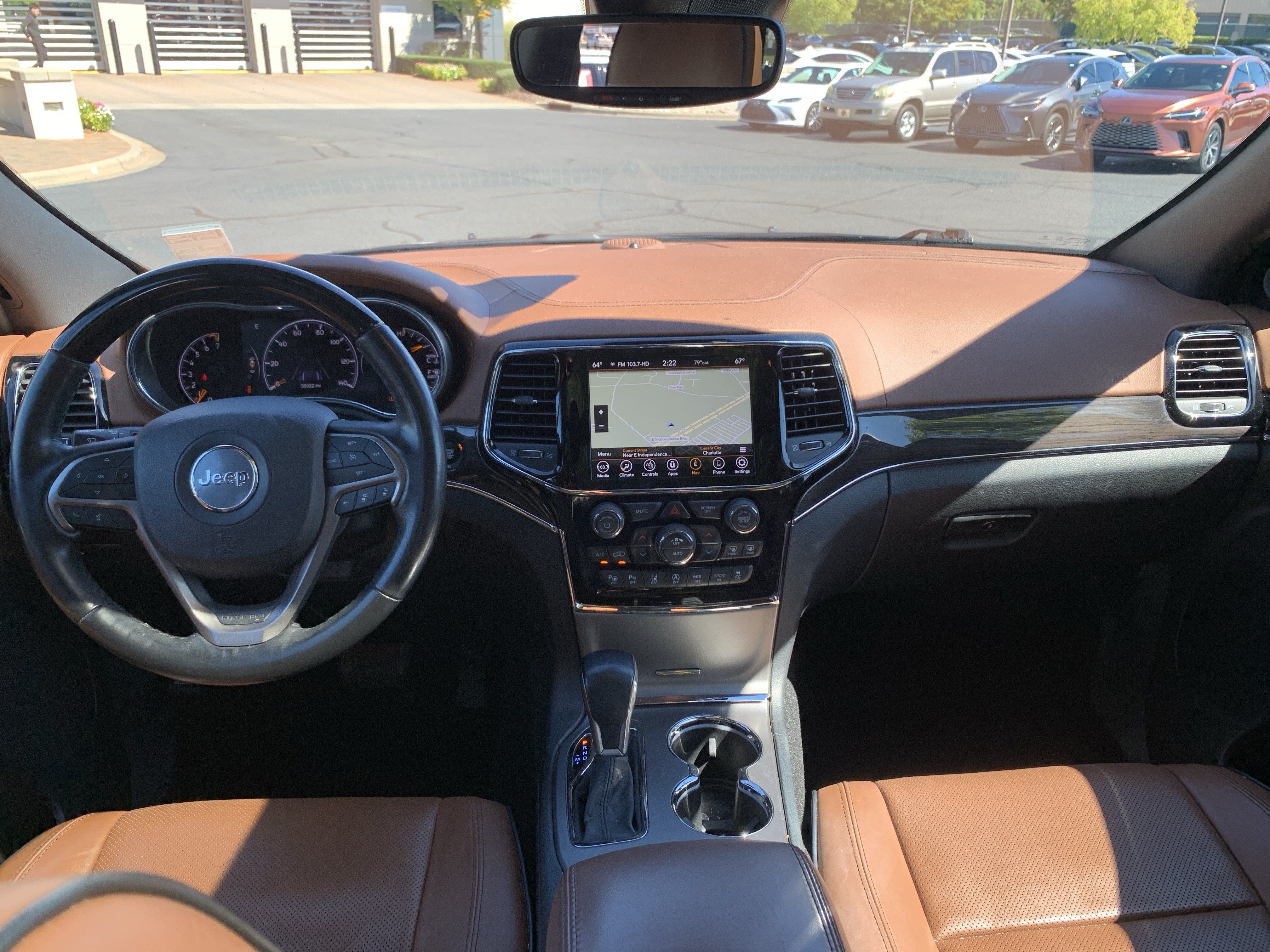 Used 2020 Jeep Grand Cherokee Overland AWD/4WD image 30