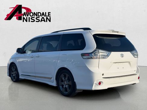 Used 2015 Toyota Sienna SE Premium FWD image 4