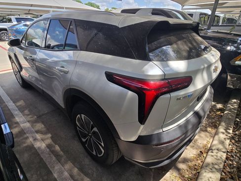 Certified 2023 Chevrolet Blazer RS FWD image 4