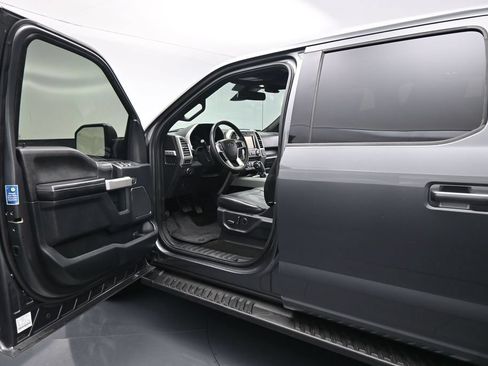 Used 2015 Ford F150 Lariat w/ Equipment Group 502A Luxury AWD/4WD image 8