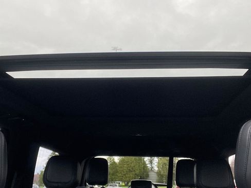 Used 2024 Lincoln Navigator Premiere AWD/4WD image 14