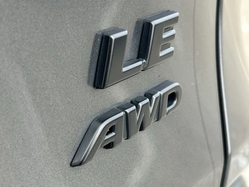 Certified 2022 Toyota RAV4 LE image 9