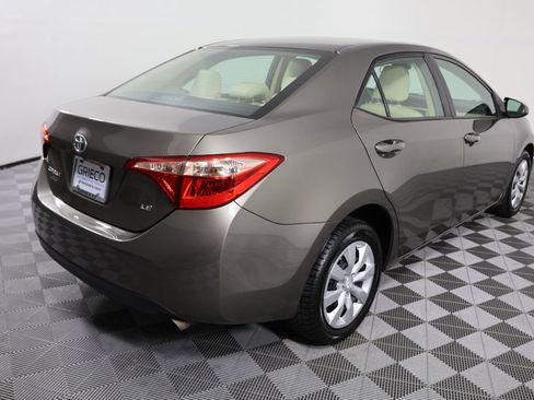 Used 2018 Toyota Corolla LE FWD image 8