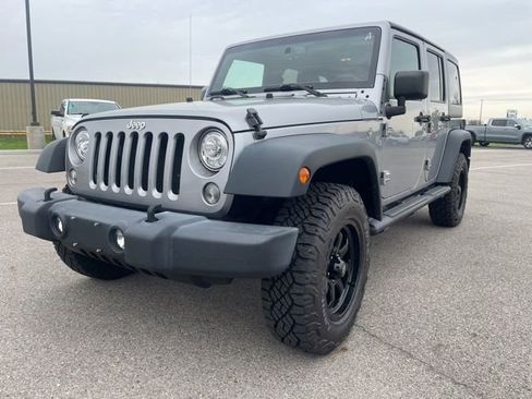 Used 2018 Jeep Wrangler Unlimited Sport w/ Dual Top Group AWD/4WD image 6