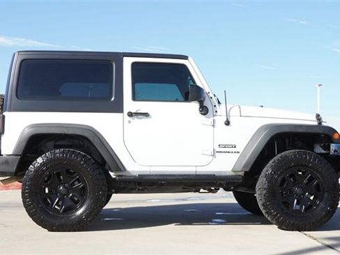 Used 2016 Jeep Wrangler Sport w/ Connectivity Group image 10