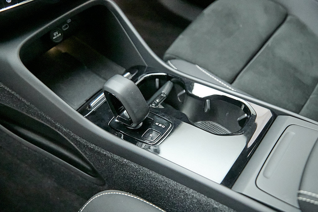 Certified 2023 Volvo XC40 Recharge Plus AWD/4WD image 16