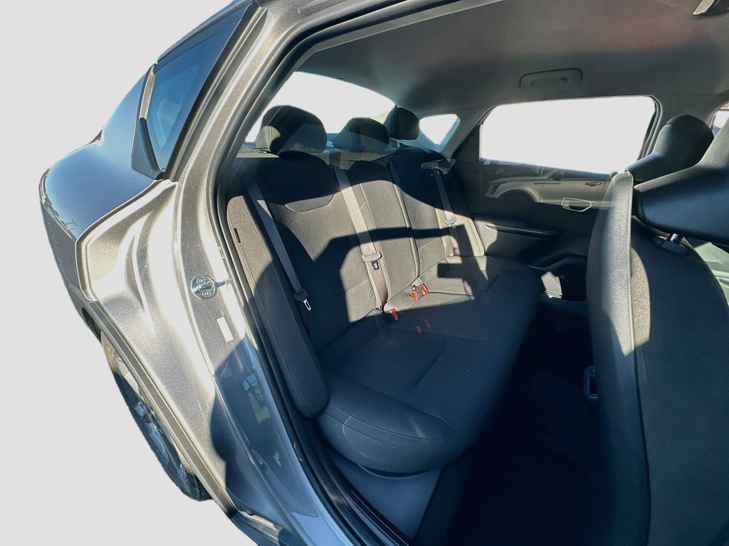 New 2026 Kia K4 FWD image 24