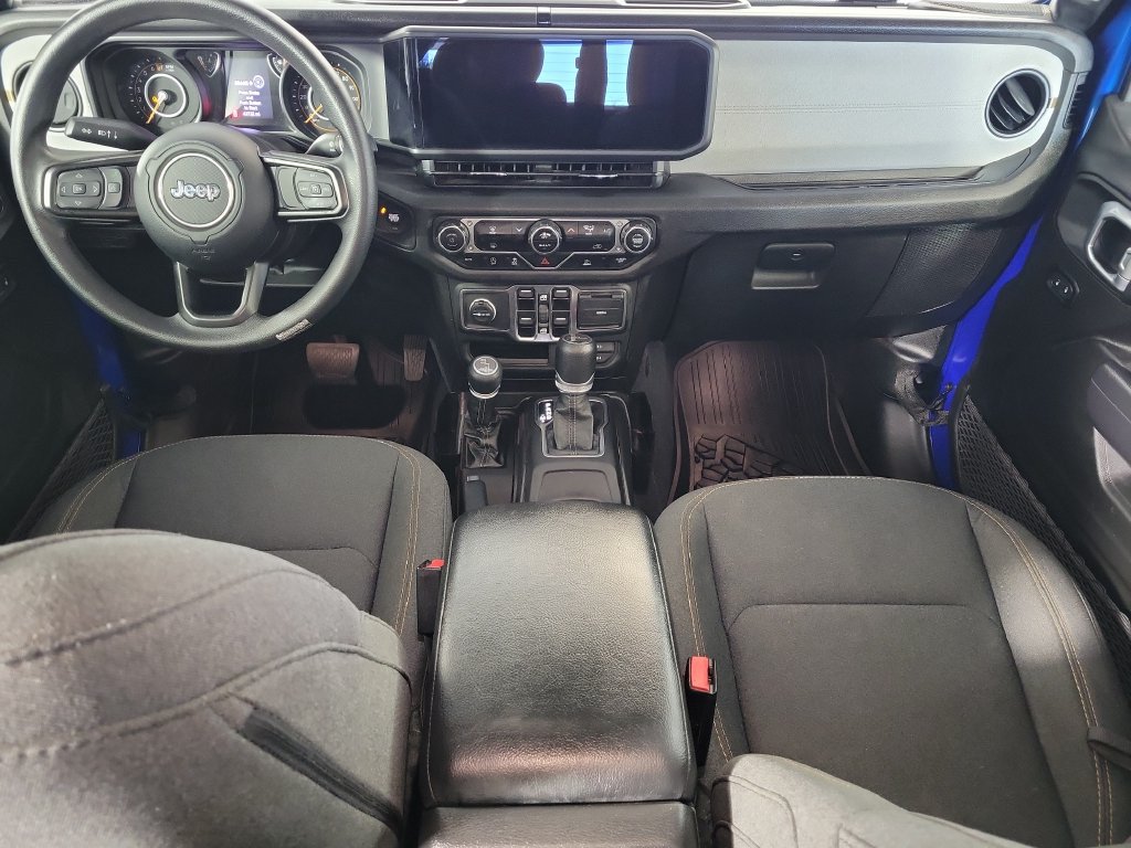 Used 2024 Jeep Gladiator Sport AWD/4WD image 14