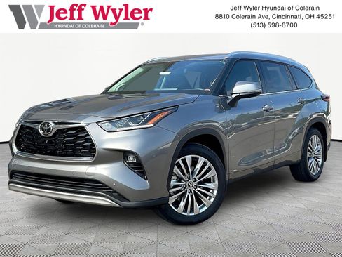 Used 2026 Toyota Highlander Platinum AWD/4WD image 1