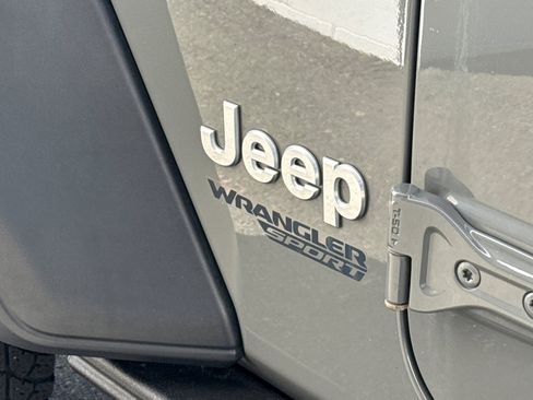Used 2018 Jeep Wrangler Sport S image 21