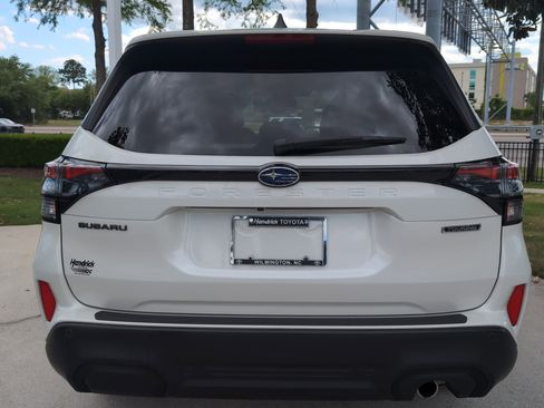 Used 2025 Subaru Forester Touring AWD/4WD image 9
