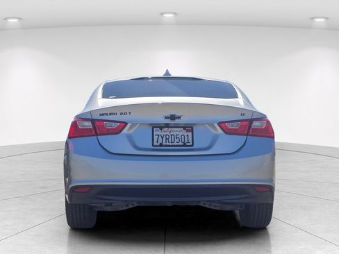 Used 2017 Chevrolet Malibu LT FWD image 4