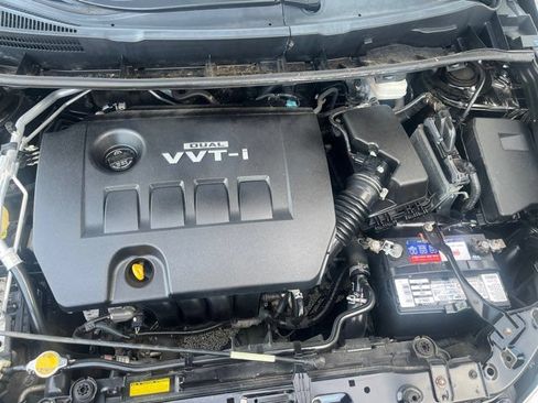 Used 2010 Toyota Matrix FWD image 25