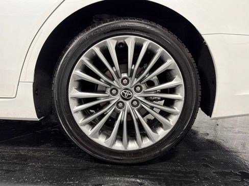 Used 2022 Toyota Avalon Limited w/ Advanced Safety Package FWD image 7