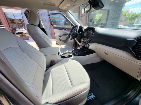 Used 2020 Kia Soul EX FWD image 11