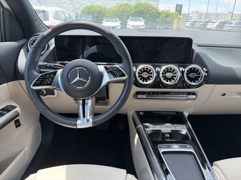 Used 2025 Mercedes-Benz GLA 250 image 13