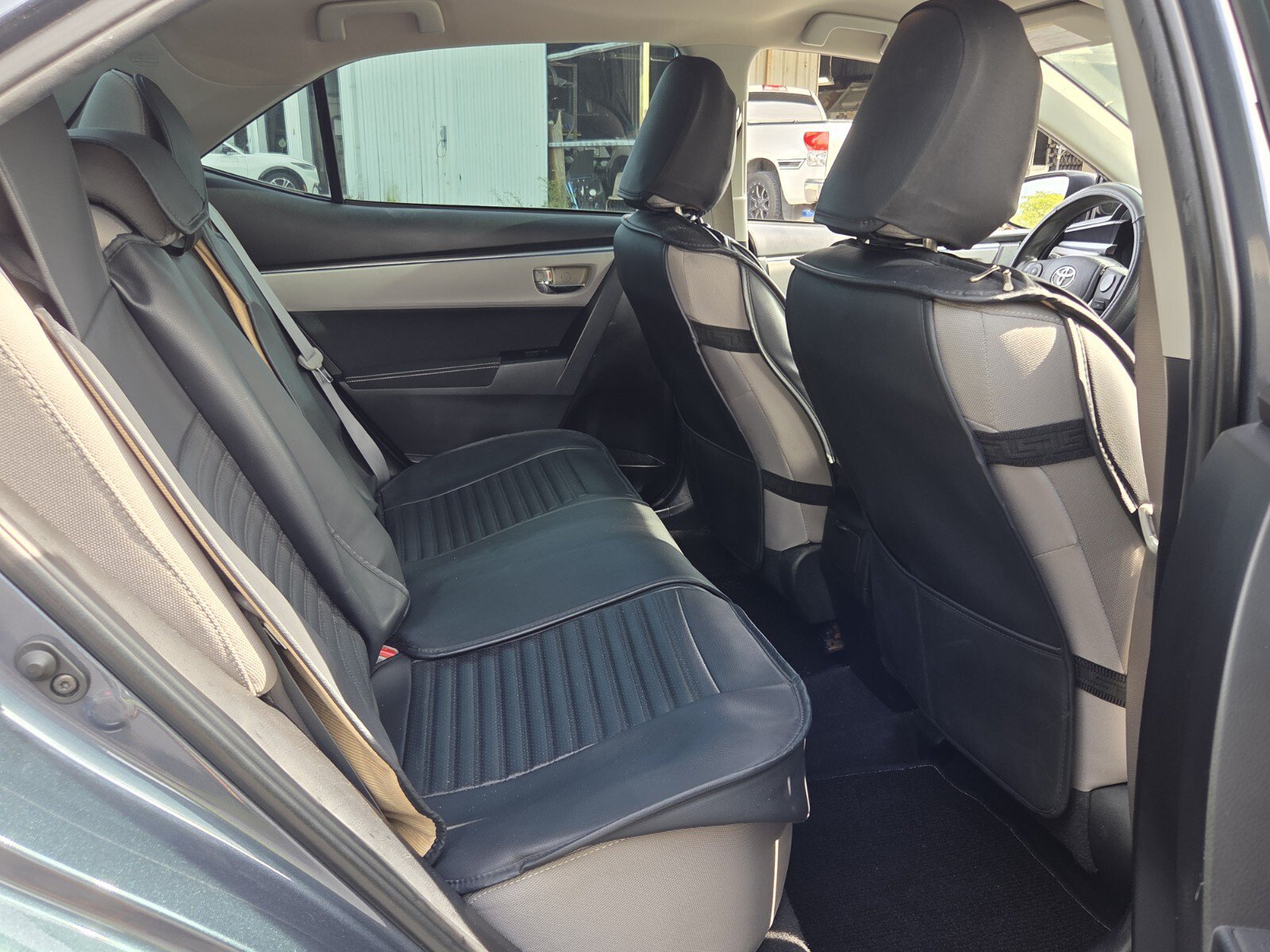 Used 2016 Toyota Corolla LE FWD image 16