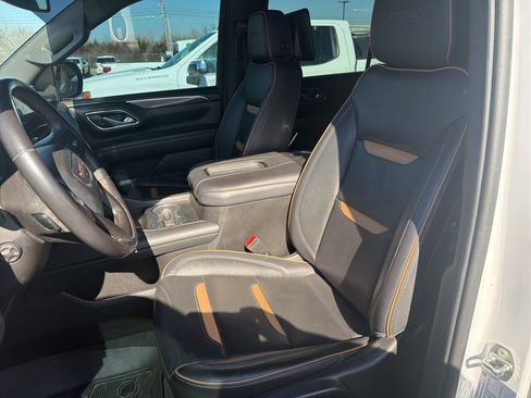 Used 2022 GMC Yukon XL AT4 image 9