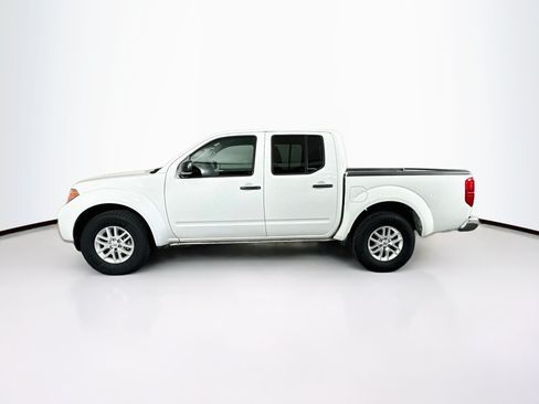 Used 2015 Nissan Frontier SV RWD image 4